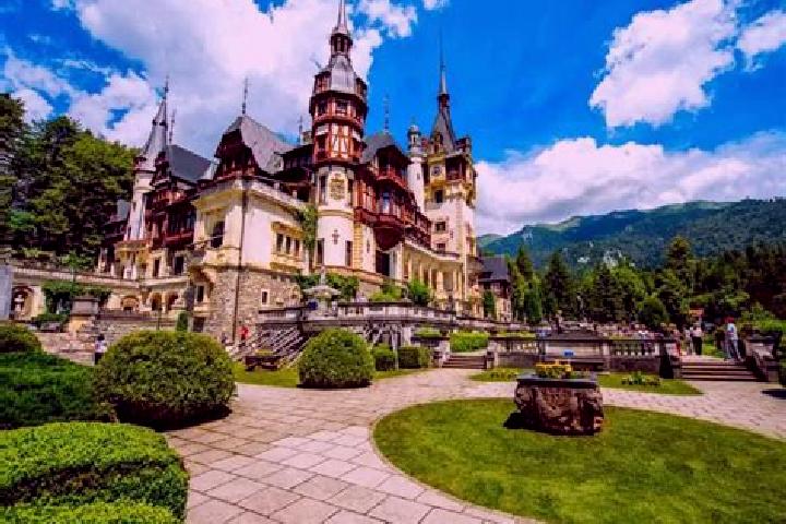 Jade, 32 — Escort in Sinaia, Romania