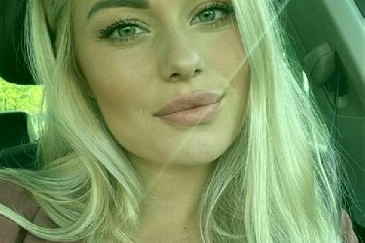 Jade, 33, a blonde hazel-eyed mixed companion based in Apollo. Offering A-Level, Striptease, OWO. Available for incall and outcall, day and evening dates.