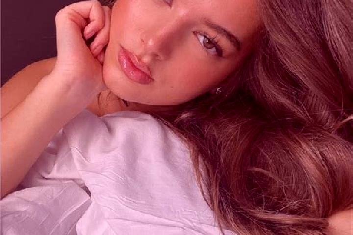 Jade, 33, a brunette hazel-eyed caribbean companion based in Sant Genis dels Agudells. Offering Overnight, Travel Companion, Tantra, BDSM, 69. Available for ...