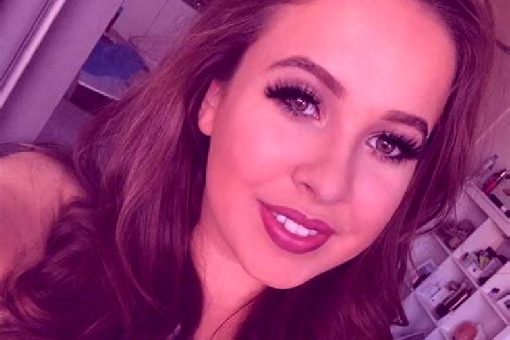 Jade, 33, a dark blonde dark-eyed caucasian companion based in Platanorevma. Offering CIM, Overnight, Tantra. Available for incall and outcall, overnight boo...