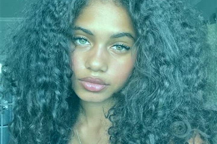 Jade, 34, a auburn blue-eyed ebony companion based in Ruinen. Offering Duos, CIM, Fetish. Available for incall and outcall, day and evening dates.