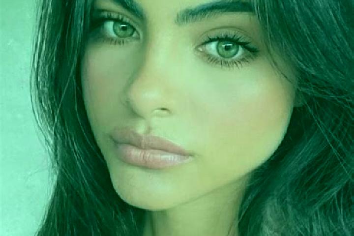 Jade, 34, a black hazel-eyed european companion based in Chishmy. Offering BDSM, GFE, Couples, CIM. Available for incall and outcall, day and evening dates.