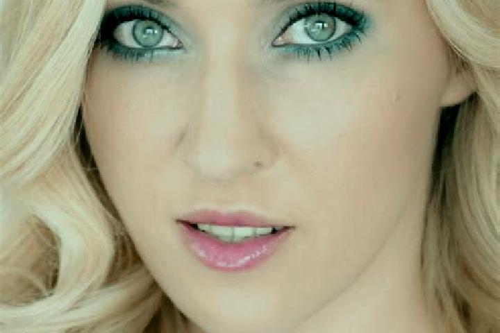 Jade, 34, a blonde green-eyed caucasian companion based in Oravita. Offering Dinner Date, Overnight, A-Level, Duos. Available for incall and outcall, overnig...
