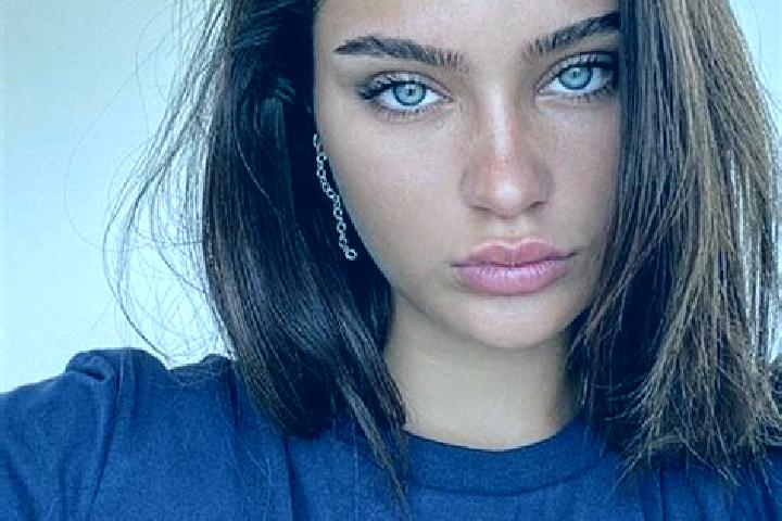 Jade, 34, a brunette blue-eyed middle eastern companion based in Mangrol. Offering GFE, Party Girl, Travel Companion, Massage, Overnight. Available for incal...