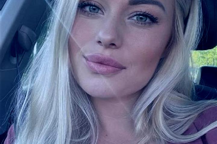 Jade, 35, a blonde hazel-eyed ebony companion based in Prisches. Offering Travel Companion, Striptease, Dinner Date, Deep French Kissing. Available for incal...