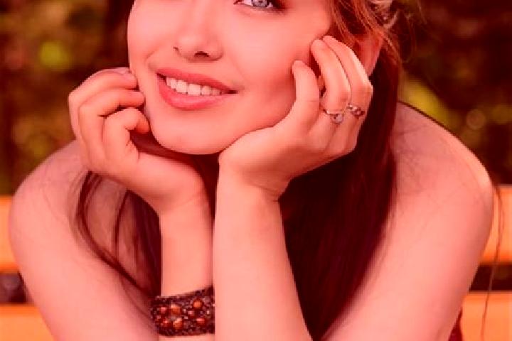 Jade, 35, a red blue-eyed asian companion based in Santo Nombre. Offering BDSM, Couples, Tantra. Available for incall and outcall, day and evening dates.
