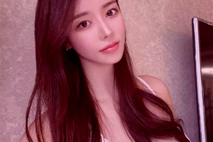 Jade, 35 — Escort in Canggou, China