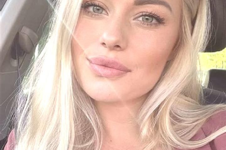 Jade, 36, a blonde hazel-eyed middle eastern companion based in Zhulebino. Offering OWO, Massage, GFE. Available for incall and outcall, day and evening dates.