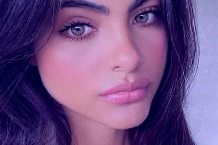Jade, 36, a brunette green-eyed middle eastern companion based in General Pizarro. Offering Striptease, CIM, Fetish, Couples. Available for incall and outcal...