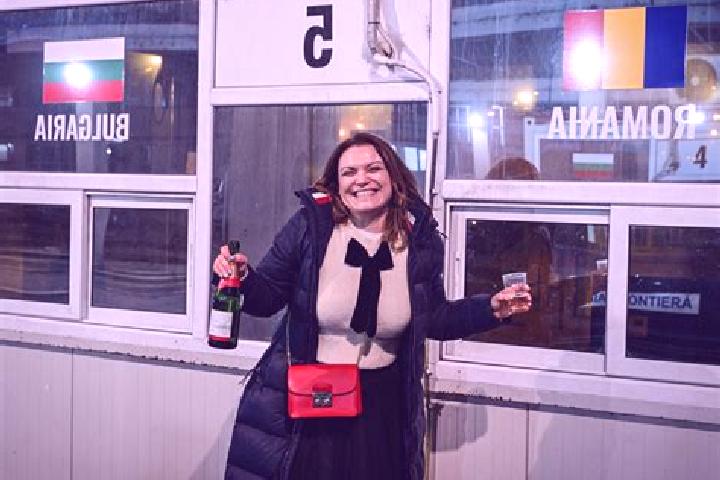 Jade, 36 — Escort in Carbunari, Romania