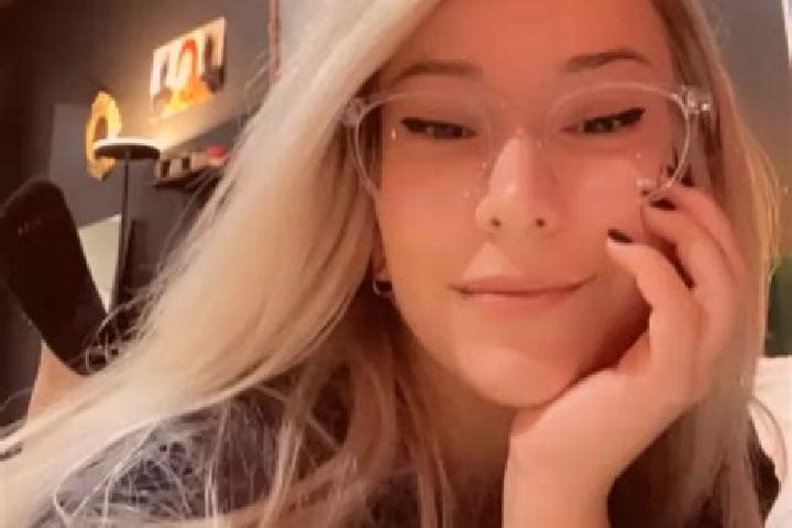Jade, 37, a blonde grey-eyed caucasian companion based in Vaiano Cremasco. Offering Couples, Prostate Massage, Girlfriend Experience. Available for incall an...