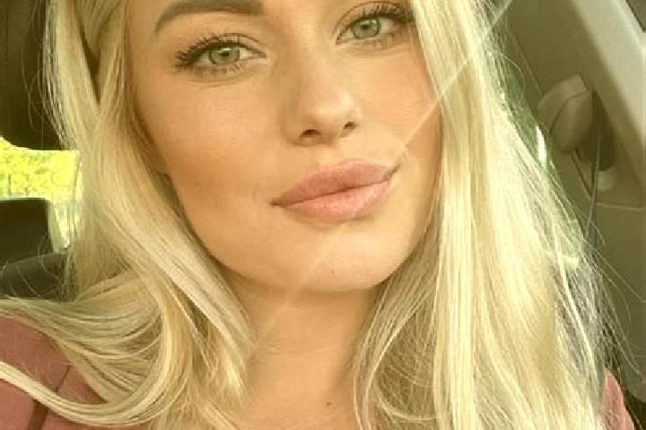 Jade, 38, a blonde hazel-eyed caucasian companion based in Holdingford. Offering Dinner Date, Massage, Party Girl, GFE. Available for incall and outcall, day...