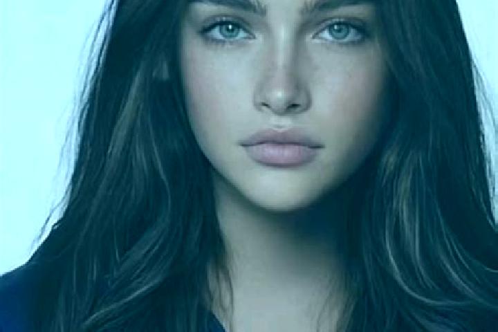 Jade, 38, a brunette blue-eyed caucasian companion based in Bonisiolo. Offering Roleplay, GFE, OWO. Available for incall and outcall, day and evening dates.
