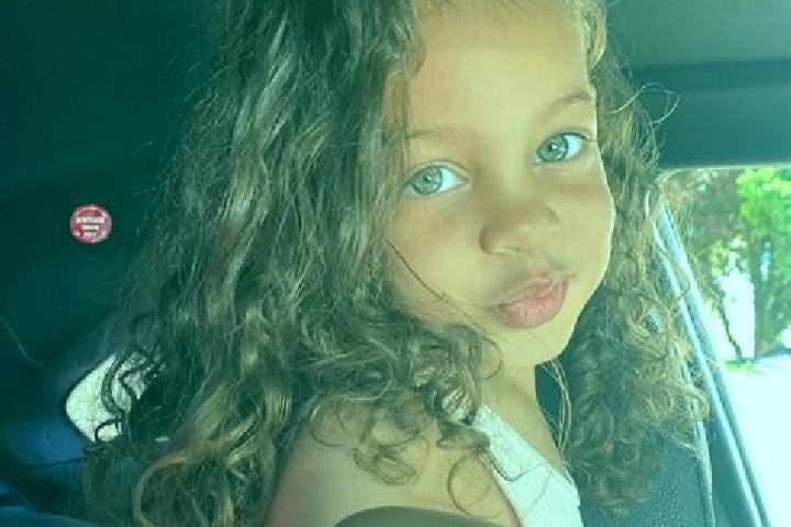Kinsley, 20, a auburn blue-eyed mixed companion based in Mezzanino. Offering Girlfriend Experience, GFE, Tantra. Available for incall and outcall, overnight ...