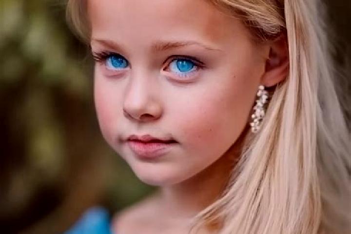 Kinsley, 20, a blonde blue-eyed caucasian companion based in Sant Antonino. Offering A-Level, Erotic Massage, Tantra. Available for incall and outcall, overn...