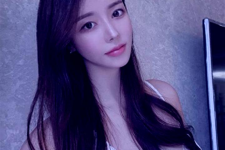 Kinsley, 20 — Escort in Hongnong, South Korea