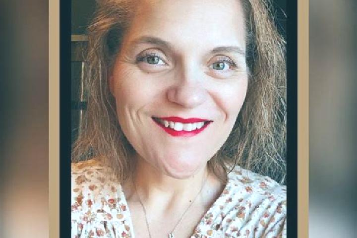 Kinsley, 20 — Escort in Louvil, France