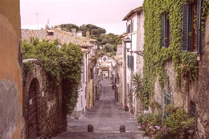 Kinsley, 20 — Escort in Maranola-Trivio, Italy