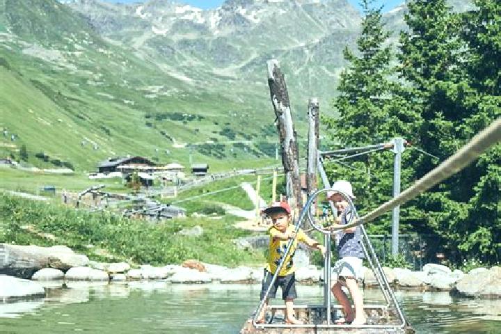 Kinsley, 20 — Escort in Serfaus, Austria