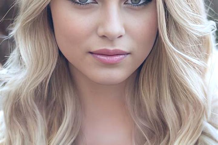 Kinsley, 21, a blonde hazel-eyed slavic companion based in Qasr al Farafirah. Offering Deep French Kissing, A-Level, Erotic Massage, Party Girl. Available fo...