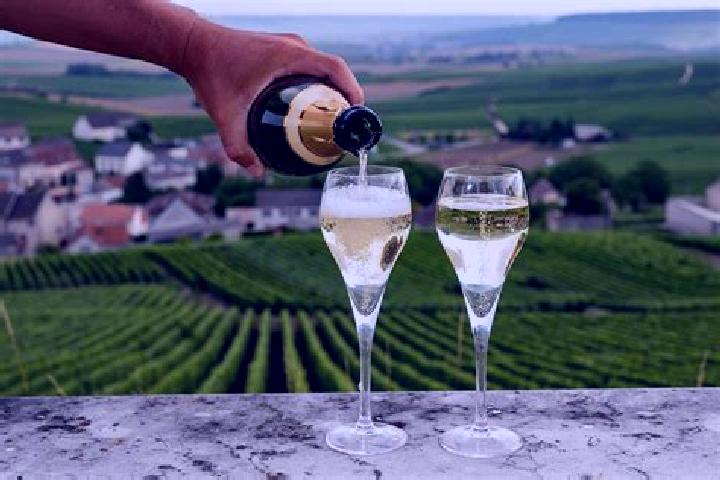 Kinsley, 21 — Escort in Cramant, France