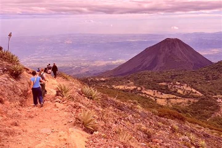 Kinsley, 21 — Escort in Izalco, El Salvador