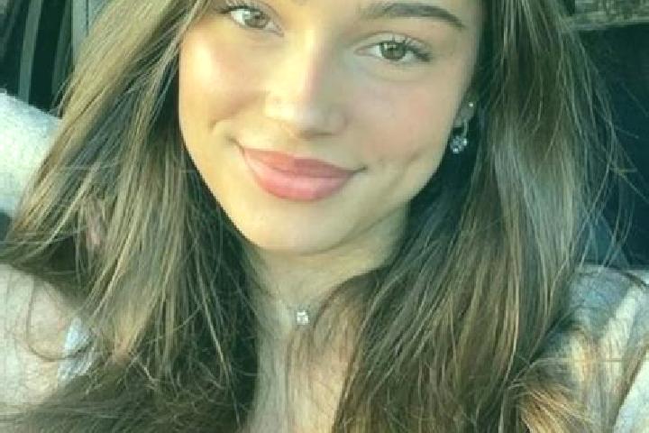 Kinsley, 22, a brunette hazel-eyed caucasian companion based in Lanzara. Offering Travel Companion, Couples, Dinner Date, Overnight. Available for incall and...