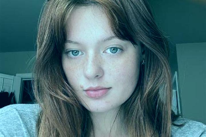 Kinsley, 22, a red grey-eyed ebony companion based in Guteborn. Offering A-Level, Roleplay, Fetish. Available for incall and outcall, day and evening dates.