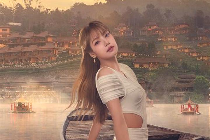 Kinsley, 22 — Escort in Bang Ban, Thailand