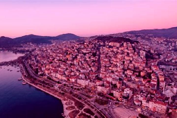 Kinsley, 22 — Escort in Eregli, Turkey