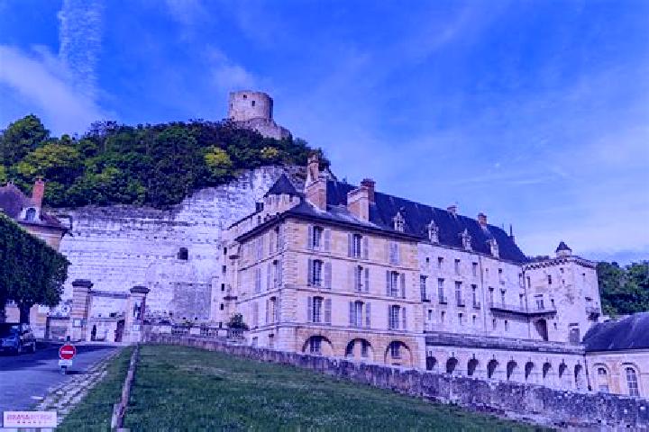 Kinsley, 22 — Escort in La Roche-Guyon, France