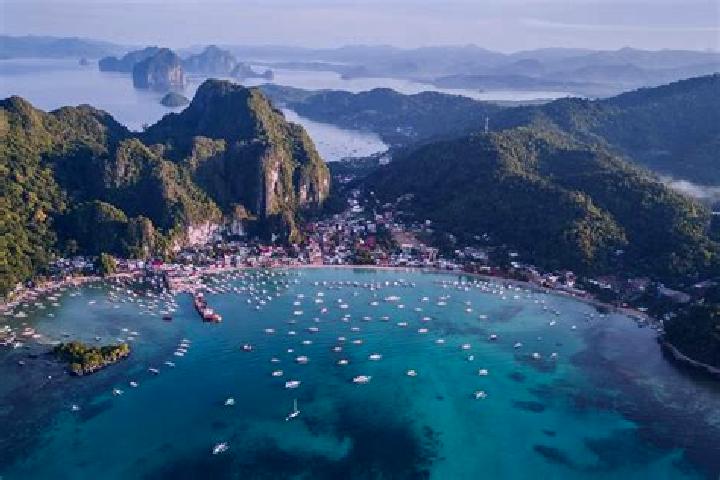 Kinsley, 22 — Escort in Miliroc, Philippines