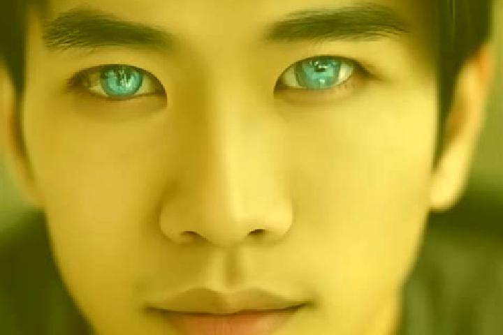 Kinsley, 23, a black blue-eyed asian companion based in Shuitai. Offering OWO, BDSM, Massage. Available for incall and outcall, overnight bookings available.
