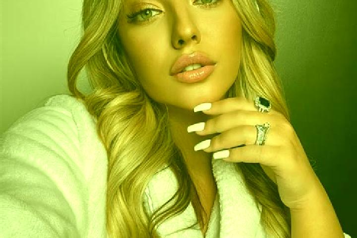 Kinsley, 23 — Escort in Abbaretz, France