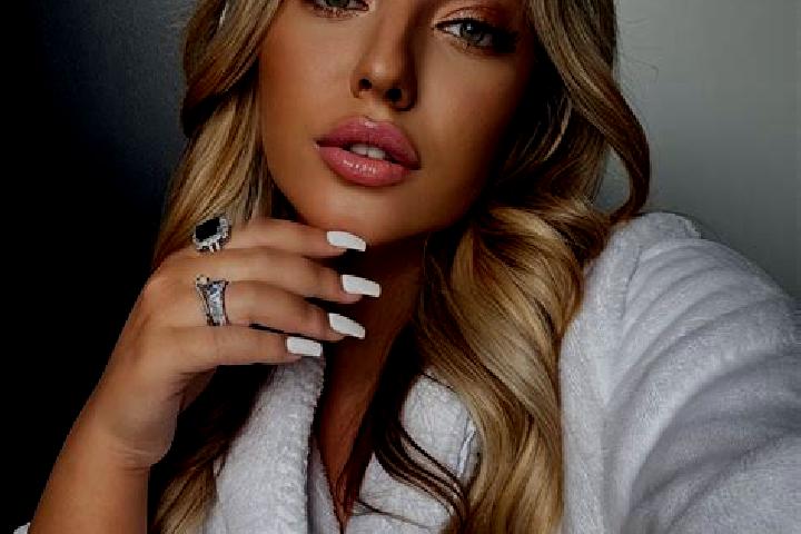 Kinsley, 23 — Escort in Brookside, Canada