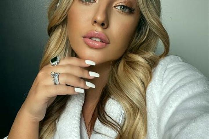 Kinsley, 23 — Escort in Ct 0013, Canada