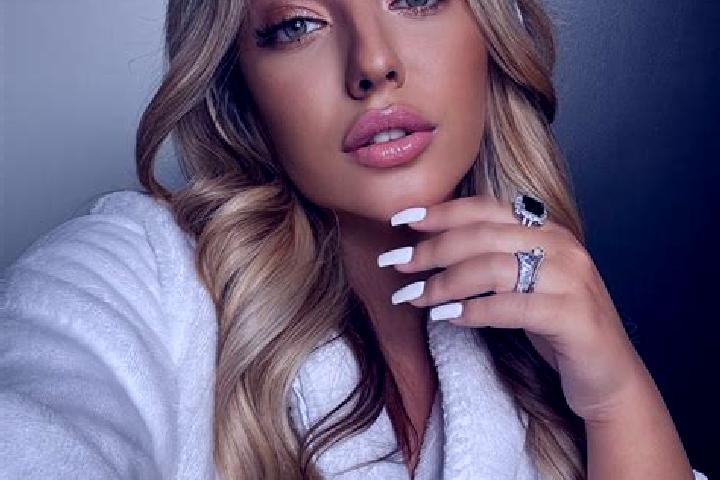 Kinsley, 23 — Escort in Kalngale, Latvia