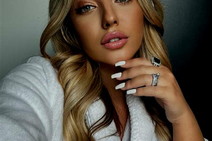 Kinsley, 23 — Escort in Kamlak, Russia