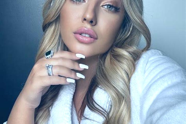 Kinsley, 23 — Escort in Khankala, Russia