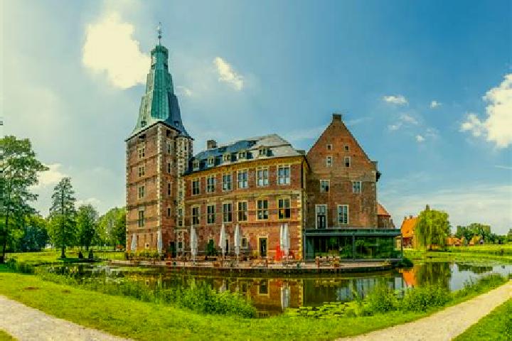 Kinsley, 23 — Escort in Lembruch, Germany