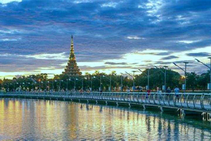 Kinsley, 23 — Escort in Phu Wiang, Thailand