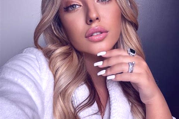 Kinsley, 23 — Escort in Talagiu, Romania