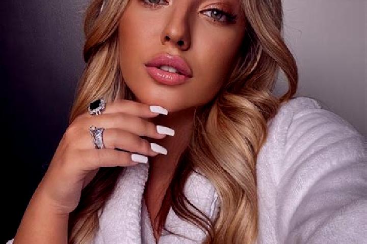 Kinsley, 23 — Escort in Vrchoslavice, Czech Republic