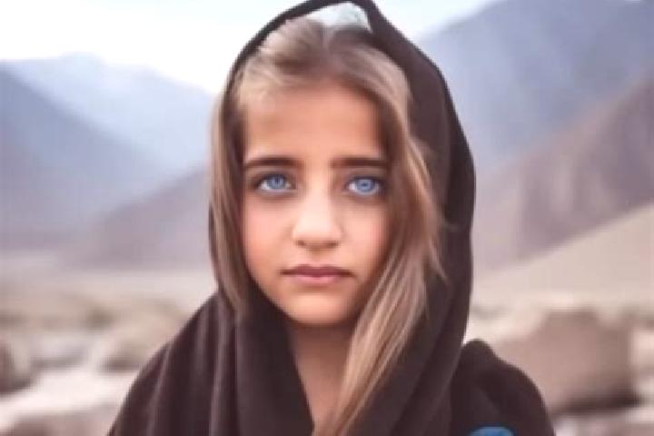 Kinsley, 24, a auburn amber-eyed middle eastern companion based in Willits. Offering Roleplay, Travel Companion, Duos. Available for incall and outcall, over...