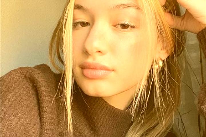 Kinsley, 24, a blonde brown-eyed caribbean companion based in Grafenegg. Offering Dinner Date, Deep French Kissing. Available for incall and outcall, overnig...