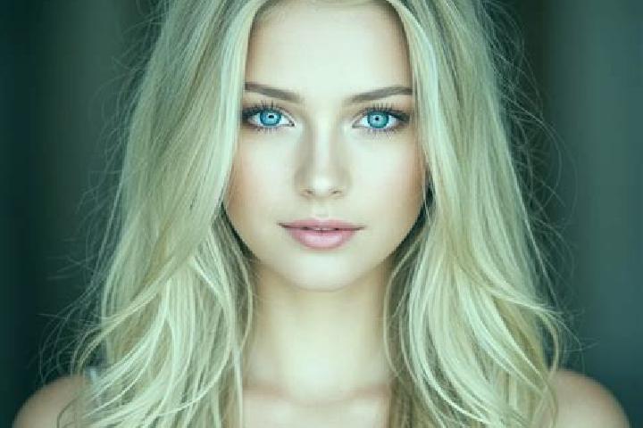Kinsley, 24, a blonde dark-eyed mixed companion based in Cinco de Febrero. Offering Dinner Date, Massage, Erotic Massage, BDSM. Available for incall and outc...