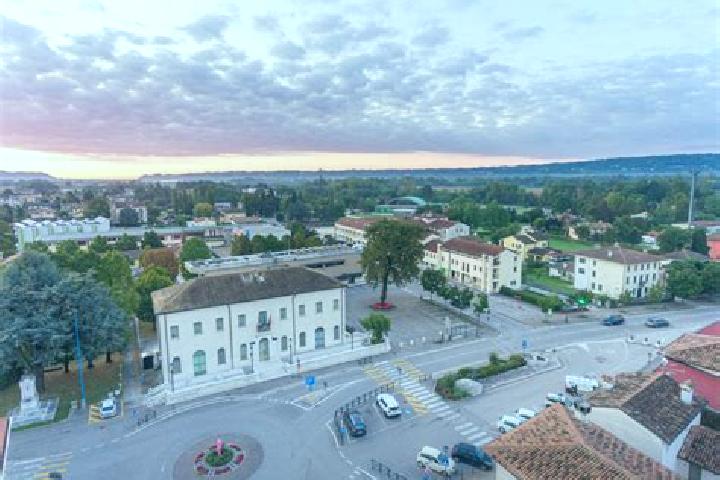 Kinsley, 24 — Escort in Castelletto Uzzone, Italy