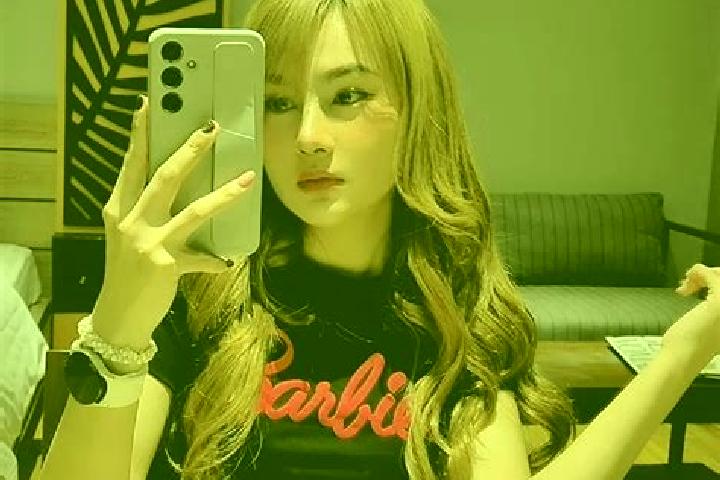 Kinsley, 24 — Escort in Mitha Tiwana, Pakistan