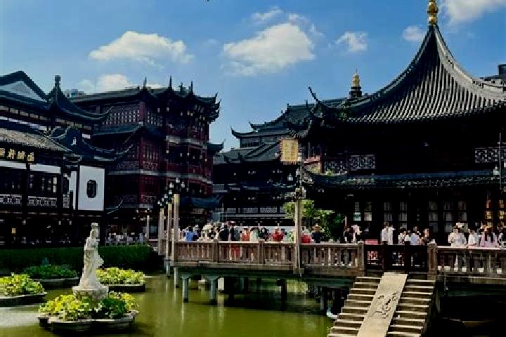 Kinsley, 24 — Escort in Weisi Science & Technology Garden, China