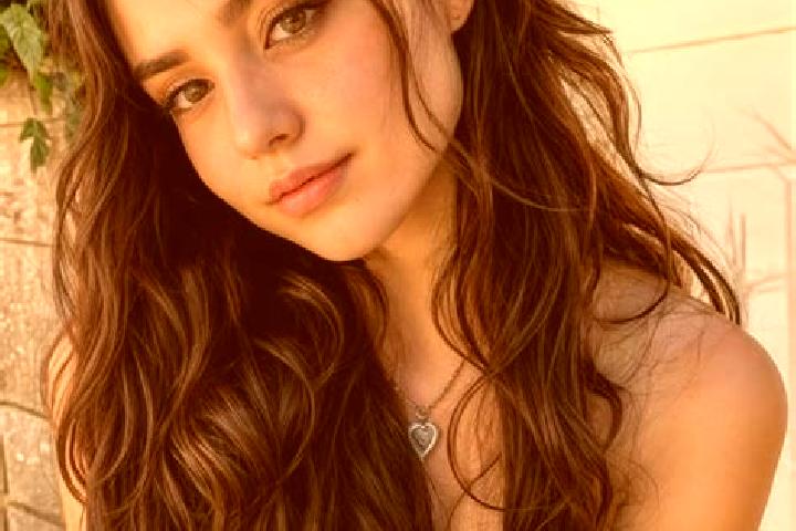 Kinsley, 25, a brunette hazel-eyed mixed companion based in Tusmore. Offering GFE, Roleplay, Domination, Striptease, Erotic Massage. Available for incall and...